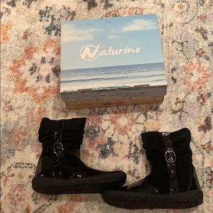Naturino girls leather bootie. Sz 34